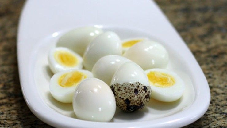 Салат с печенью трески и перепелиными яйцами – Шаг 2
