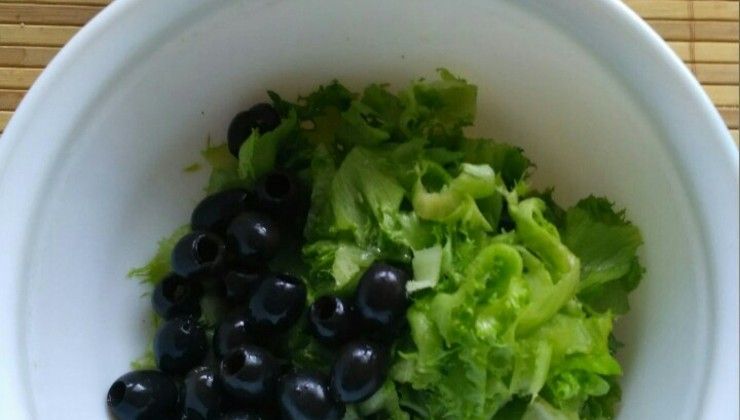 Салат с оливками, брынзой и овощами – Шаг 3