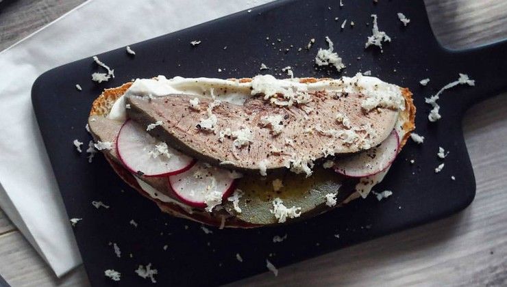 Сэндвич с языком
