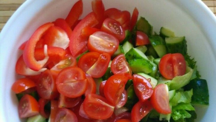 Салат с оливками, брынзой и овощами – Шаг 6