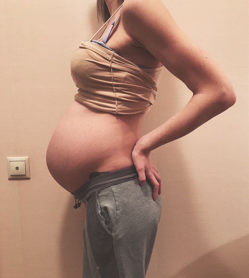 35 недель опустился живот. Упощеннвй живот. Живот перед родами фото. Опустился живот при беременности.