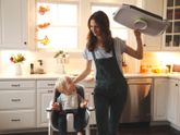 Стульчик для кормления 4moms vs Stokke