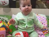 Сидим и играем👧🏻🎀👩👧