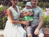 Еве Николаевне 11 месяцев💜🍭💛🍬💚