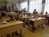 Будущие первоклашки в школе
