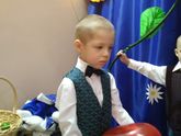Ребёнок грустит на утренниках
