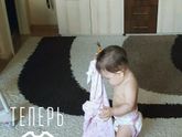 Доча самостоятельно без опоры встает!