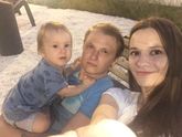 Ночная прогулка с семьей ?
