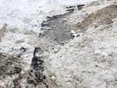 Для тех,кто свято верит то что в центре чистят тратуары лучше:)