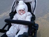 Нынче мальчику полгода, вот и славная погода