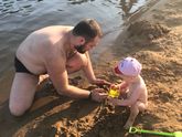 Малыш на пляже должен