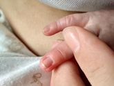 Нарывает пальчик