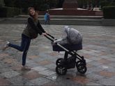 Подам коляску baby design husky