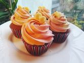 Нежные #капкейки с белковым кремом на основе меренги ?