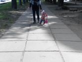 Прогулки,и не узнаю свою дочь,растет малыха