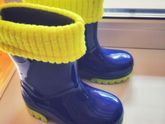Девочки продам резиновые сапожки
