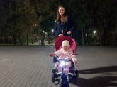 Папа плохо действует на ребёнка.