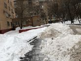 Для тех,кто свято верит то что в центре чистят тратуары лучше:)