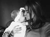 👩👧