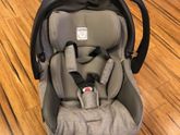 У кого автолюлька Peg Perego?