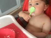 Сынуля сам ест!