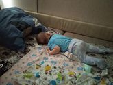 Сон на животе 5 месяцев