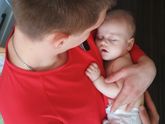 Только у папы на ручках так сладко спится ♥️