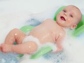 В какой воде купать малышей