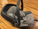 У кого автолюлька Peg Perego?