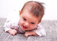 Колики у новорожденного: как распознать и чем помочь