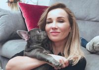 Анфиса Чехова умилила поклонников видео с щеночками