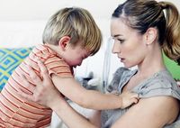 Совет Юлии Гиппенрейтер: как успокоить капризничающего ребенка