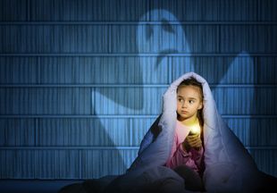 Совет дня: помогите ребенку засыпать в темноте