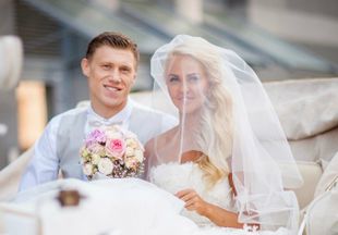 Мария Погребняк показала фото с церемонии венчания с мужем