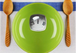 Как не набрать вес в отпуске: секреты диетологов