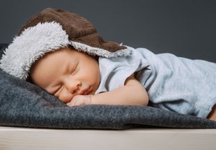 У новорожденного икота после кормления: что делать, профилактика