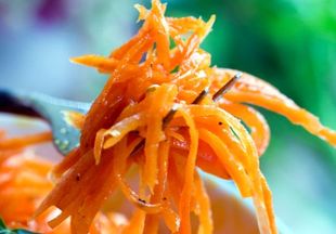 Как приготовить салат с корейской морковью. Лучшие рецепты салатов с морковью по-корейски, курицей и огурцом