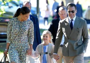 Очаровательна: шведская принцесса Эстель пошла в первый класс