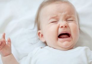 10 причин плача младенцев