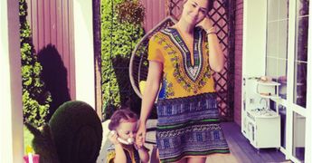 Африканский family look Агаты Муцениеце с дочкой