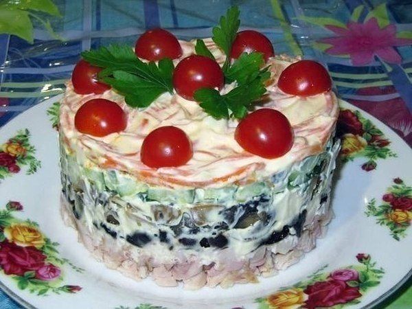 Салат "Вкуснятина" Ингредиенты: -