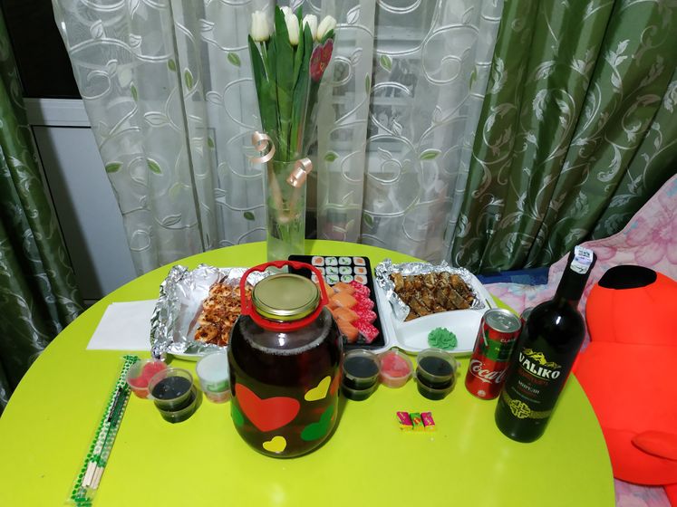 Кто-То любит День Святого