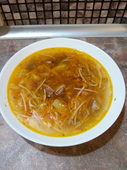 Что приготовить на обед и ужин- суп спагетти, рис, запеченное мясо)