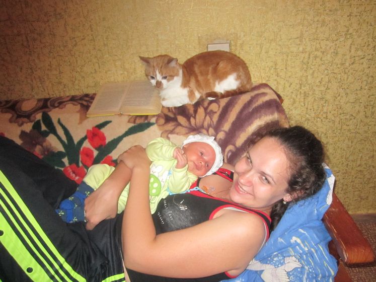 Знакомство питомца с новорожденным
