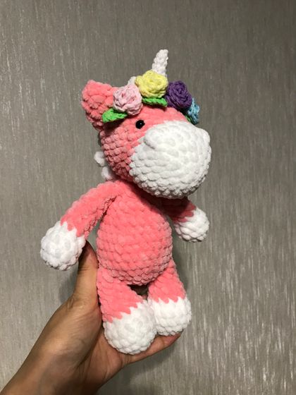Единорожик 🦄 украсила цветами