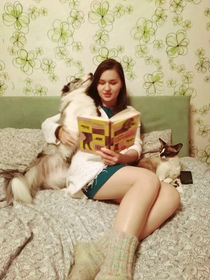 Когда пытаешься почитать книгу..