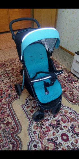 Продам прогулочную коляску весна-лето-осень