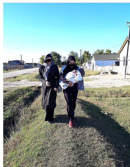 Я родилась и росла в городе. Но с самого раннего детства мы переехали и жили в деревне некоторое время . Деревенская жизнь мне …