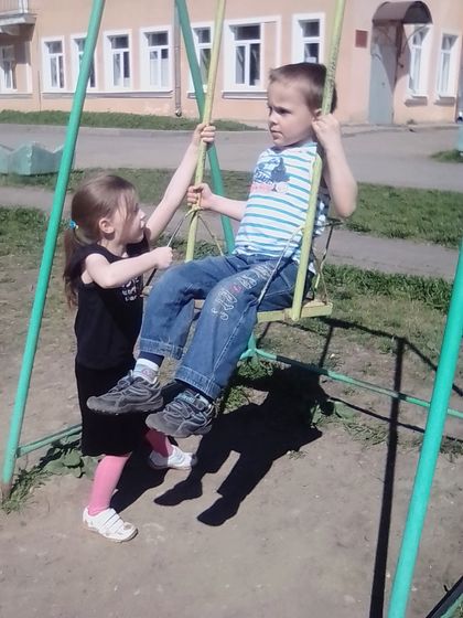 После добавления фото, пост пропал.