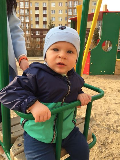 Любитель качель